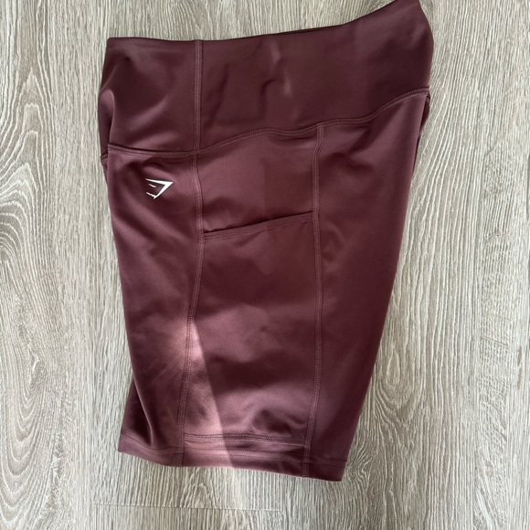 Gymshark shorts with pockets - Picture 3 of 4